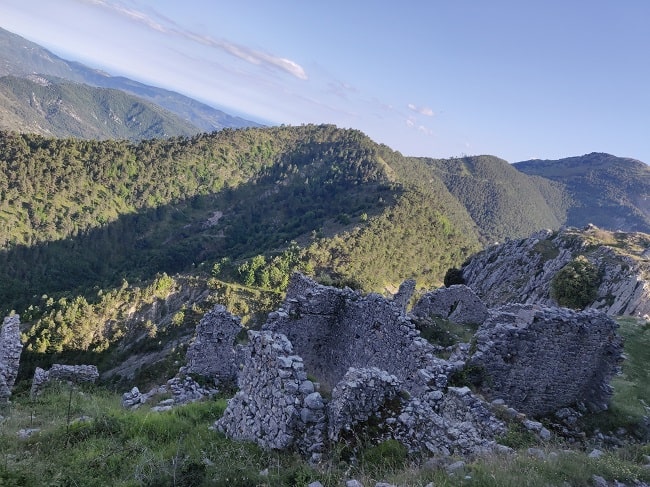 ruines rocca spaviera meilleurs sentiers de randonnée de l'arrière pays niçois