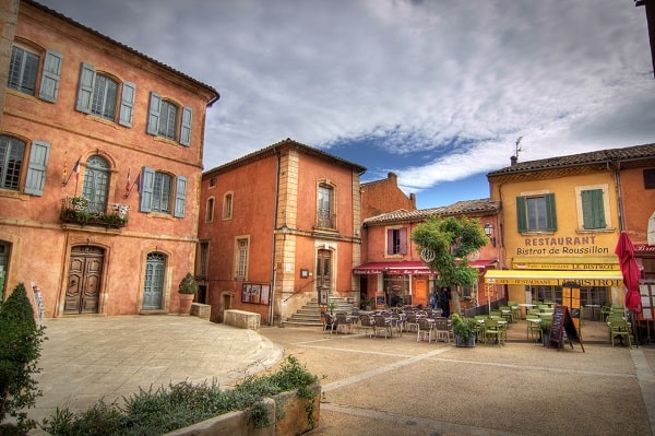 place roussillon les plus beaux villages de provence