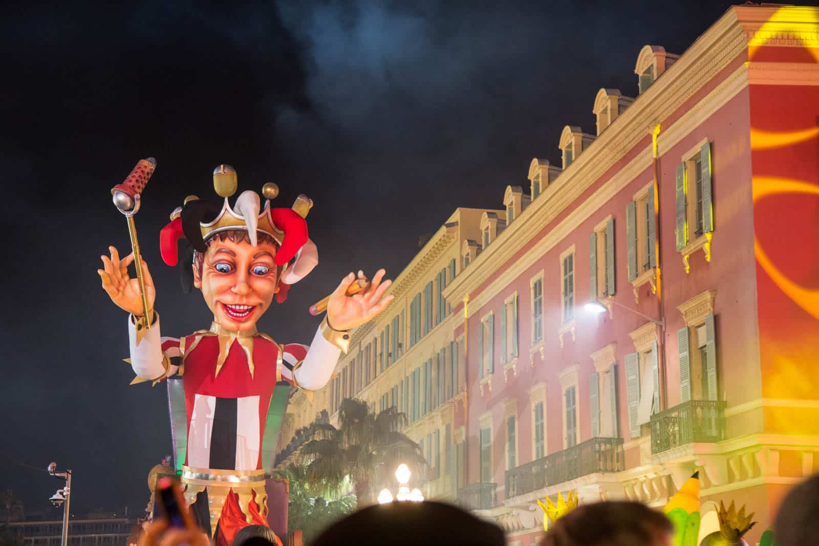 Découvrez le Carnaval de Nice : un spectacle haut en couleurs et en émotions