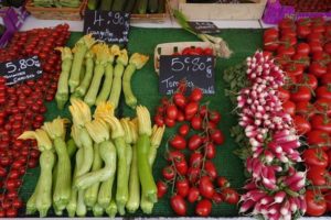courgettes nicoise marché au fleurs cours saleya min