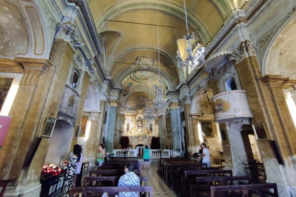 Eglise-eze-interieur-min eglise eze interieur min