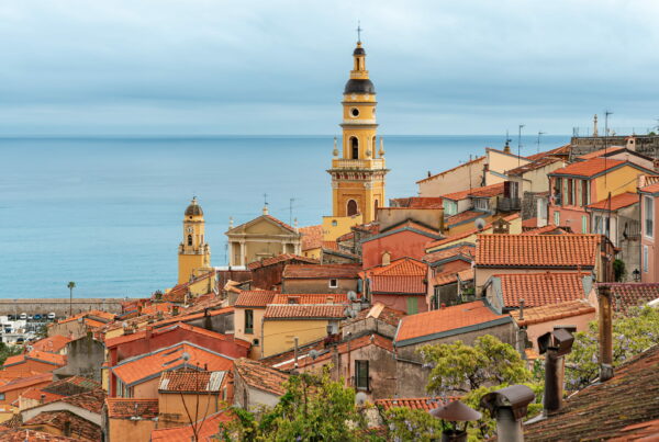 où manger a menton