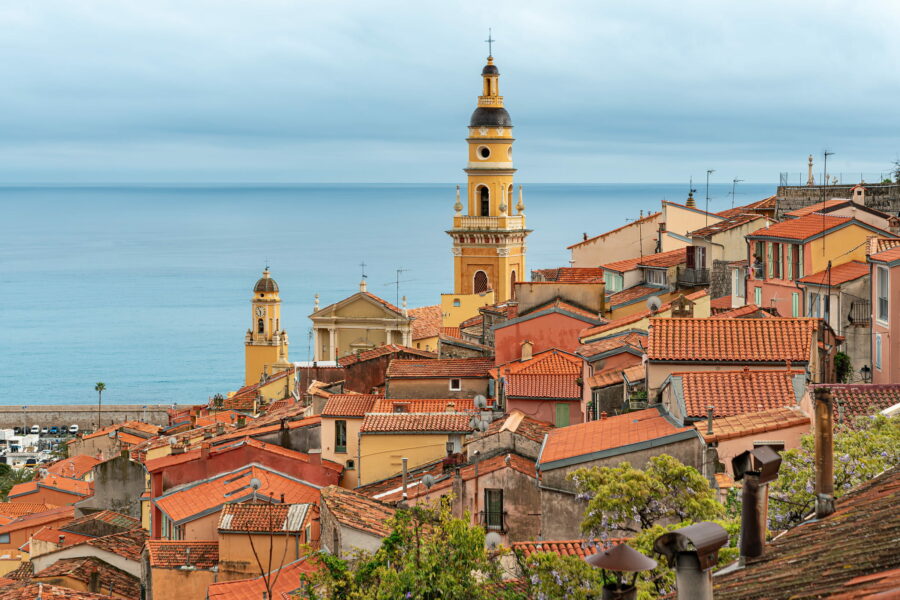 où manger a menton